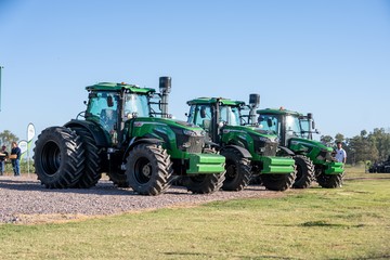La importación de tractores se cuadruplicó desde 2023 y los chinos son cada vez más protagonistas